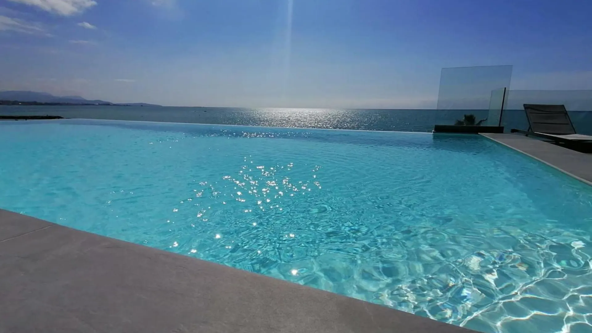 Magnificent Apartment On The Ground Floor And Next To The Sea Villeneuve-Loubet