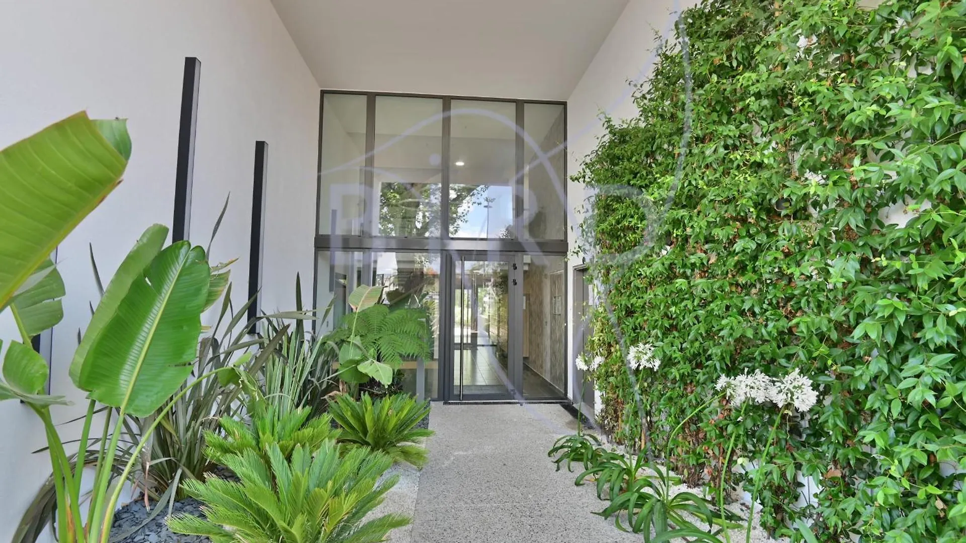 Magnificent Apartment On The Ground Floor And Next To The Sea Villeneuve-Loubet