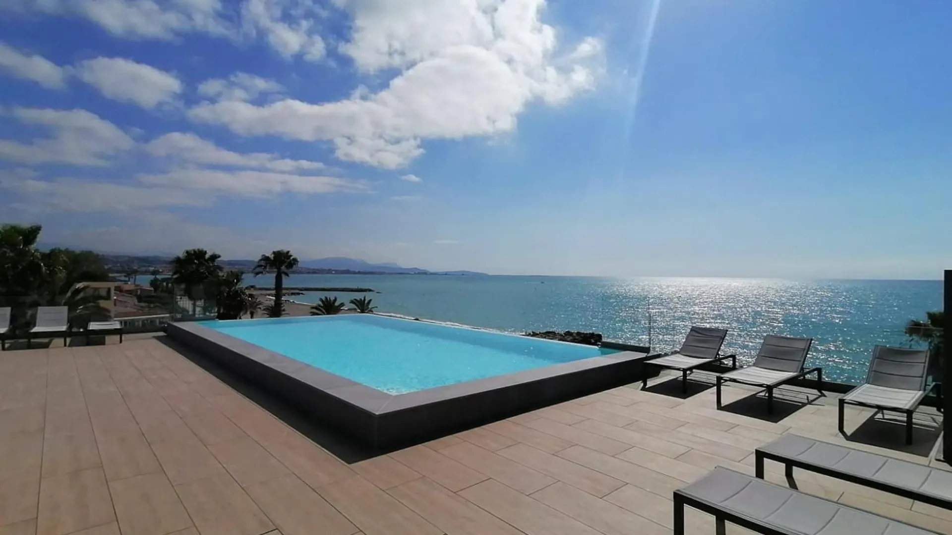 Magnificent Apartment On The Ground Floor And Next To The Sea Villeneuve-Loubet France