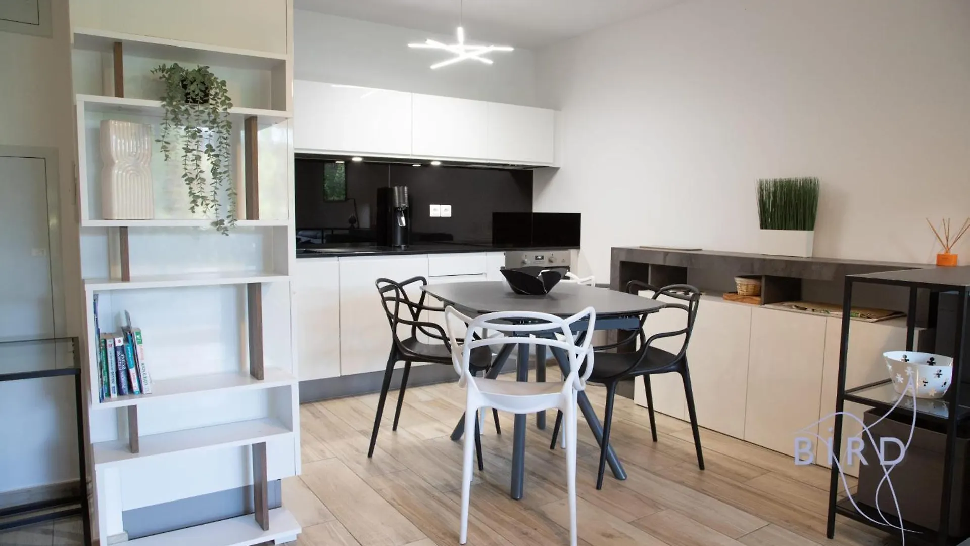 Magnificent Apartment On The Ground Floor And Next To The Sea Villeneuve-Loubet