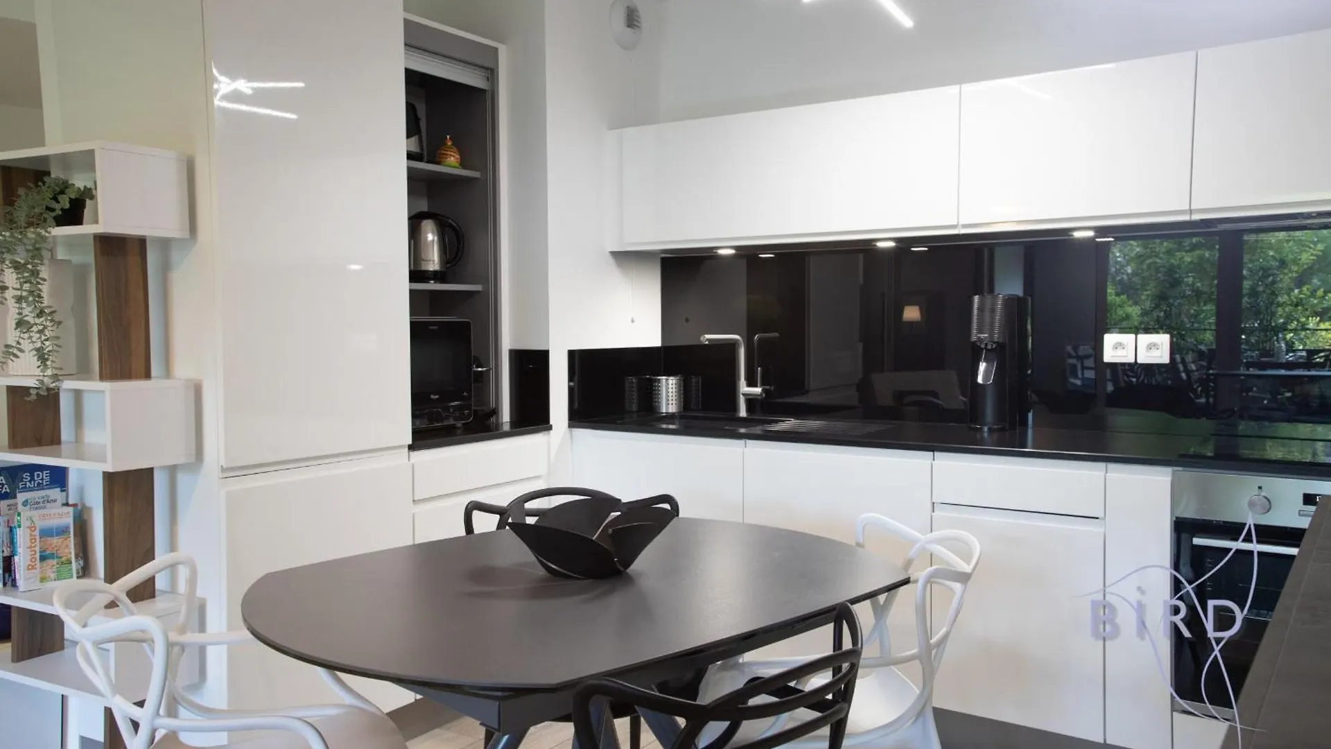 Magnificent Apartment On The Ground Floor And Next To The Sea Villeneuve-Loubet