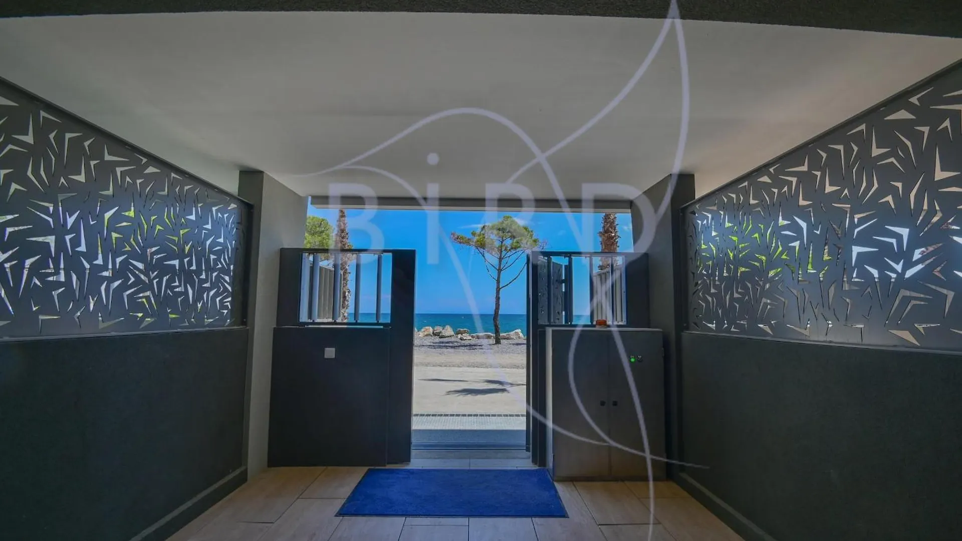 Magnificent Apartment On The Ground Floor And Next To The Sea Villeneuve-Loubet